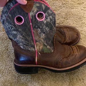 Womenswear’s Ariat Boots Size 7.5